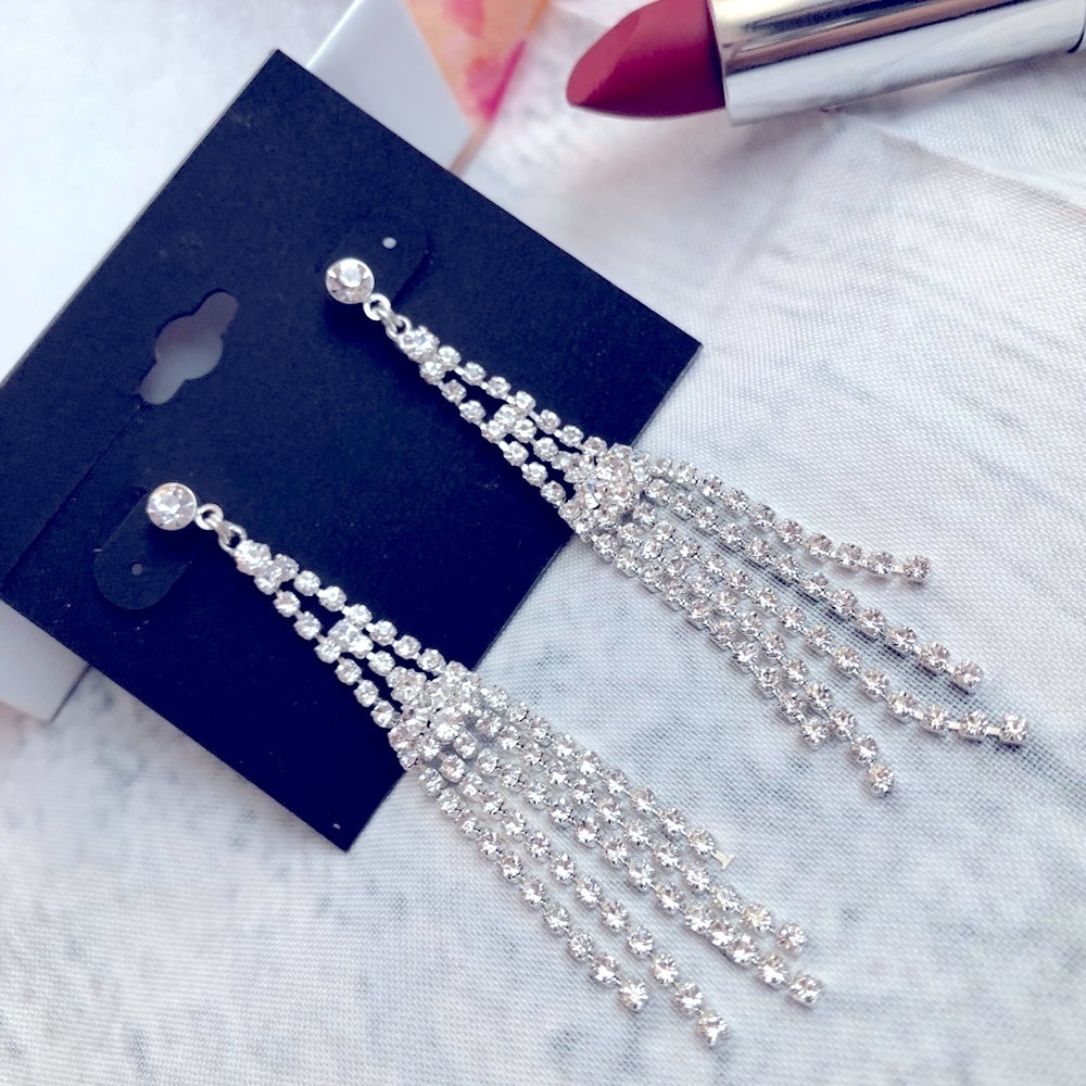 Beautiful Cubic Zirconia earrings - NWT